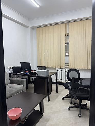 Аренда зданий: Сдается в аренду презентабельное офисное помещение по первой линии ( — 5