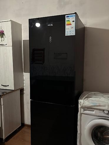 mini refrigerator: Холодильник двухкамерный Allure (черное стекло) - Современный дизайн — 1