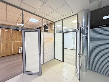 офисное: Аренда офисов, 320 м², В жилом комплексе, 1 линия, С оборудованием, С отдельной кухней — 5