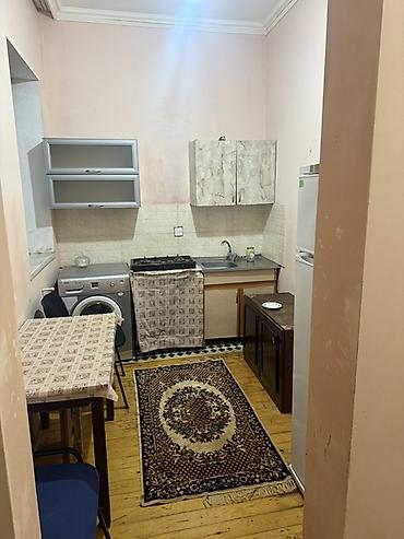 Mənzillər: Kirayə üçün 2otaql mənzil - Plan: ayrıca mətbəx, geniş zal/yataq — 1