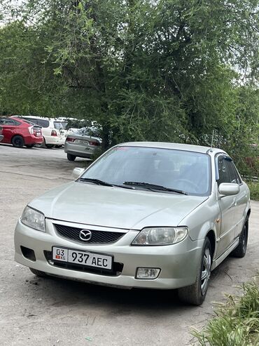 mazda az wagon: Mazda 323: 2001 г., 1.6 л, Механика, Бензин, Седан