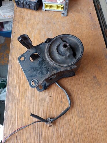 Другие автозапчасти: Nissan Maxima А34 Остались запчасти: -Нижняя подушка двигателя -Датчик — 17