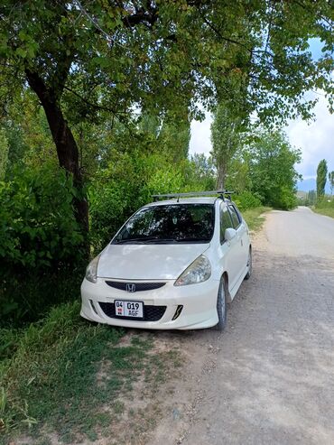 фит 2014: Honda Fit: 2003 г., 1.5 л, Автомат, Бензин, Хэтчбэк