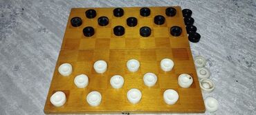 Настольные игры: Шашки и шахматы «в одном флаконе». Изготовитель ПО АУСМА (Латвийская — 8