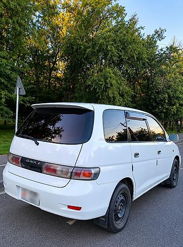 тойота: Toyota Gaia: 2000 г., Автомат, Бензин, Минивэн — 2