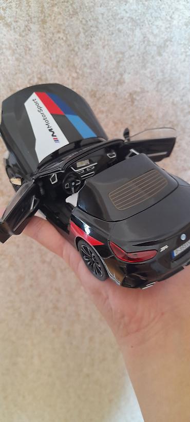 Avtomobil modelləri: Bmw 1:22 Ölçüdə Təzədir Səsli və İşıqlı Model avtomobil – BMW Z4 M40i — 4