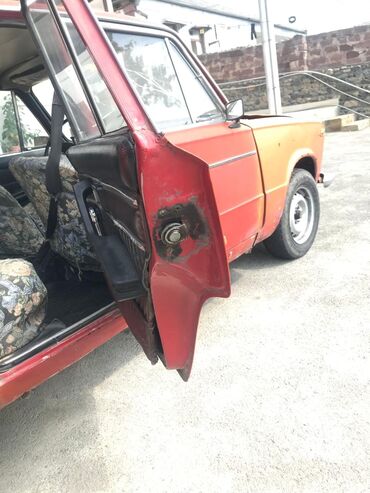 Ehtiyat hissələri: VAZ (LADA) 2103 : 1.5 l | 1977 il 300000 km Sedan