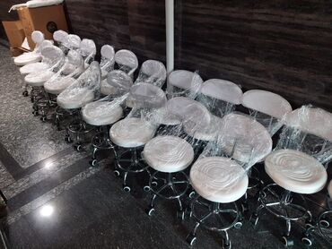 salon ucun dolab: Oturacaq Təkərli pufik Kürəkli kürəksiz Bütün rənglərdə Kreslo Stol