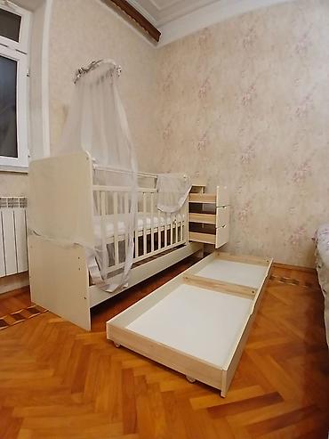Beşiklər: Oğlan və qız üçün, İşlənmiş, Dördbucaq, Beşik, Matras ilə, Yellənmə mexanizmi ilə — 2