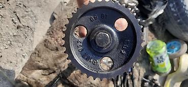 Двигатели, моторы и ГБЦ: Головка блока цилиндров и распредвал для бензиного двигателя — 23