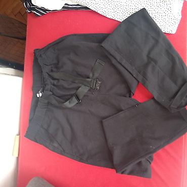 Kompleti: Ženska odeća – set komada - Crna bluza od laganog materijala, V-izrez — 6
