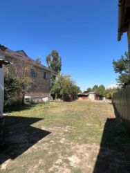 продаю дом в аламединском рынке: 4 соток, Курулуш, Сатып алуу-сатуу келишими, Кызыл китеп