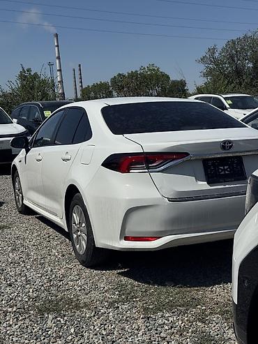 купить мерс с: Toyota Corolla: 2022 г., 1.8 л, Вариатор, Гибрид, Седан — 4