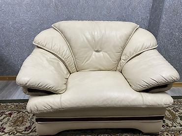 Прямые диваны: Прямой диван, Б/у — 3