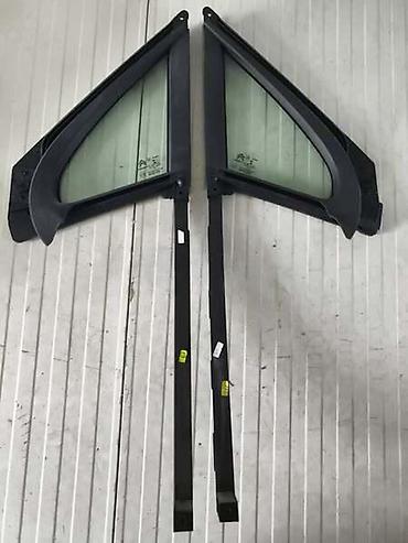 din 3990: STAKLA PREDNJIH VRATA ZA CITROEN C3 OD 2016. DO 2023. GOD — 2