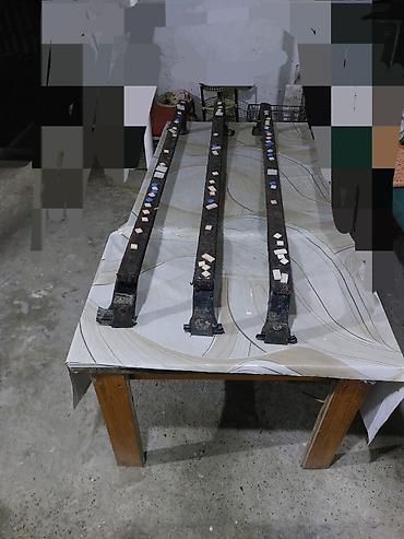 04 satışı: Vaz 21 04 baqajı yaxşı vəziyyətdədir,3 ədəddir,bəzən zəng çatmasa — 1