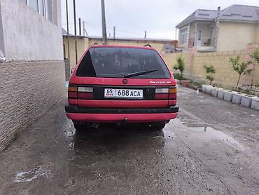 Volkswagen Passat: 1989 г., 1.8 л, Механика, Бензин, Универсал