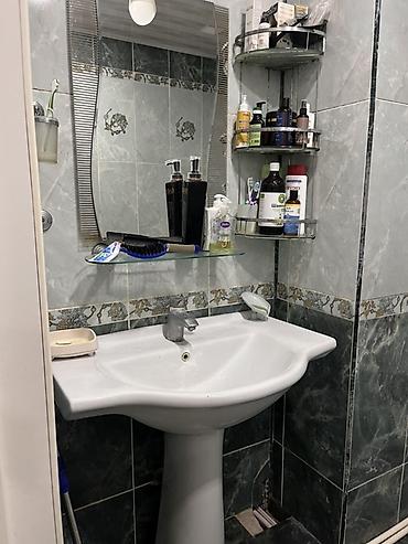 hamam rəfi: Künc tipli akril vanna və ayaqlı keramika umyavalnik dəsti - Vanna — 2