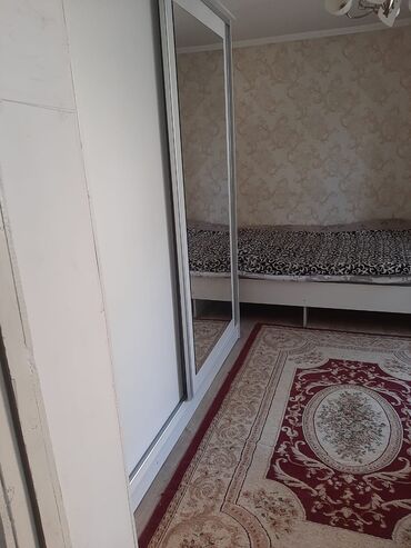 дом в жалалабад: Сдается 2 комнате для 2 девушки без вредных привычек .Платеже