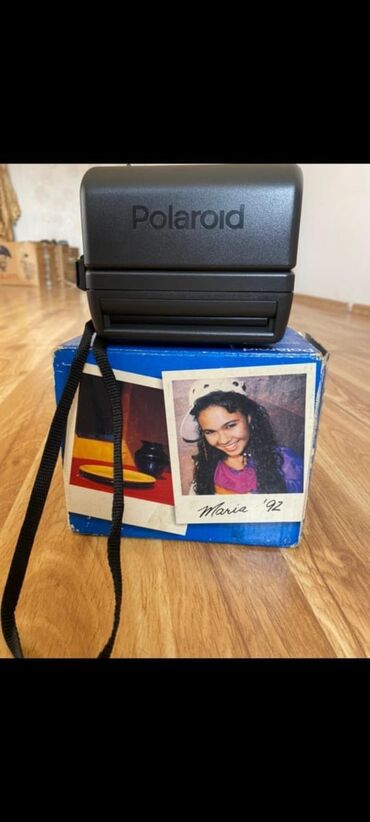 r6 qiymeti: Polaroid fotoaparati 
Iwlekdi 
Qiymet 20 m 
Neftciler