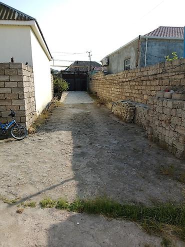 8 mkr: Salam hər vaxtınız xeyir,4 otaqlı geniş heyəti geniş bağı, ümumilikdə — 1