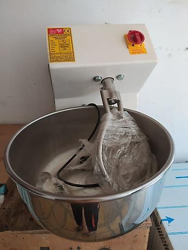 Оборудование для ресторанов, кафе: Çörək/pasta istehsalı üçün peşəkar avadanlıq komplekti Tərkib: - — 9