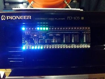 Zvučnici i stereo sistemi: Analajzer. -pravljen. -radi u ritmu muzike. -odlicno izgleda — 5