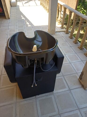 Salon, tibbi mebel dəsti: Gözəllik salonu üçün mebel dəsti Tərkib: - Saç yuma stolu: qara — 20