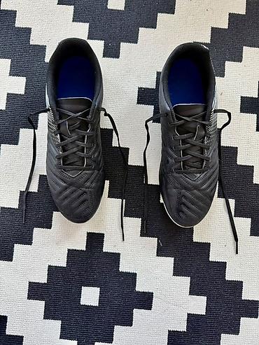 kopacke cene: Kipsta kopačke za fudbal, malo korišćene, broj 42 - Model: Kipsta — 2