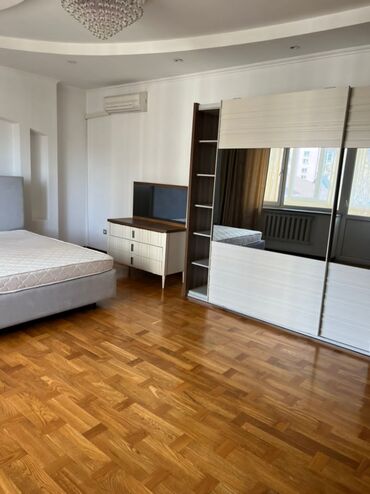 новый квартира: 4 комнаты, Риэлтор, Без подселения, С мебелью полностью