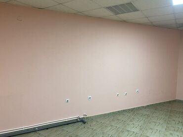 Poslovni prostor: Izdajem posl. Prostor u Krusevcu ulica Vidovdanska u povrsini od 40 — 6