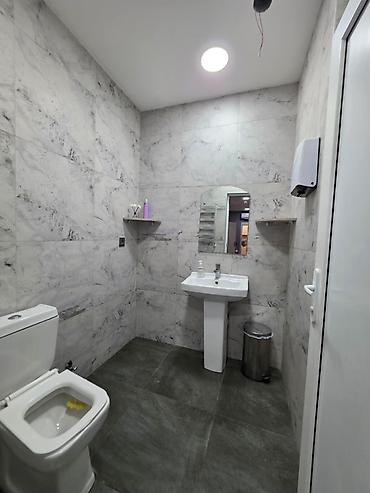 sultan ofis: Ağ Şəhərdə ofis icarəyə verilir Ünvan: Ağ Şəhər Sahə: 25 m² Qiymət — 8