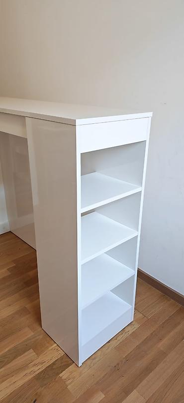 Kuhinjski nameštaj: CENA: Cena samo sanka/pulta 18000 din Cena samo jedne stolice 6000 — 4