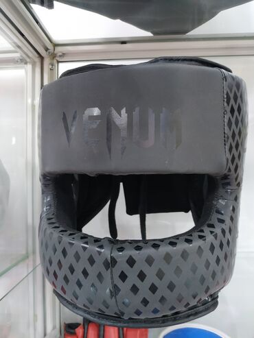 шлем для лыж: Боксеркий шлем с бампером шлем для бокса Venum в спортивном магазине