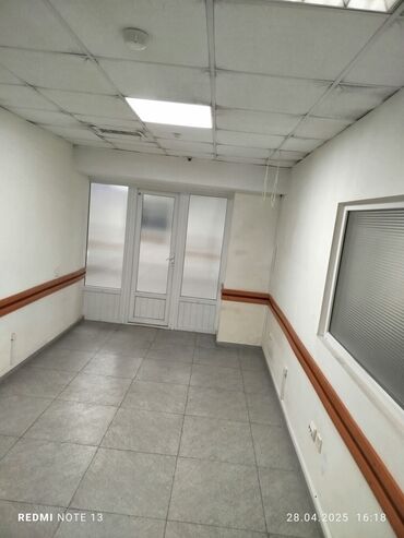 Отели и хостелы: Сдаю Офис, 18 м², В бизнес центре, 1 линия
