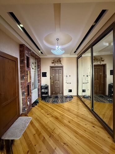 Sifarişlə qonaq dəstləri: Satılır: mənzilin geniş zalı və dəhlizi üçün nəzərdə tutulmuş daxili — 19
