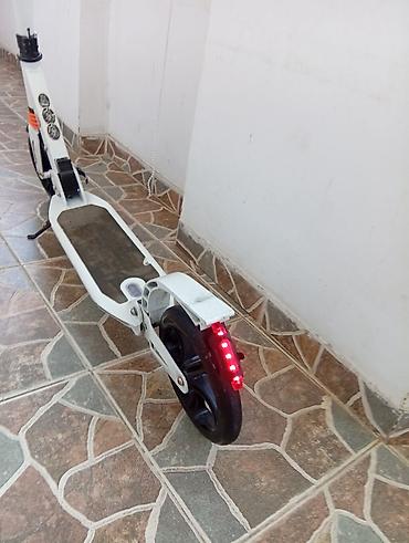 xiaomi scooter 5 lite: Şəhər/skuterlər üçün yığcam mexaniki skuter - Rəng: ağ çərçivə, qara — 4