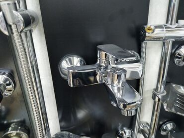 смесители для душа: Vanna üçün divara quraşdırılan qarışdırıcı kran - Material: xrom