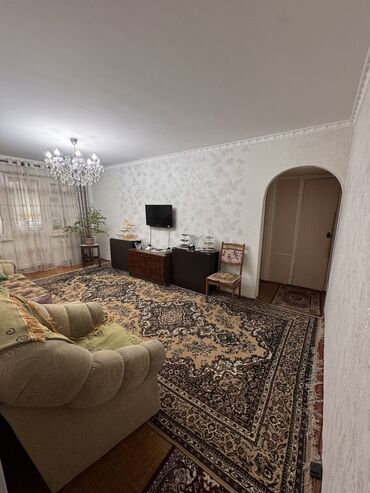 шота руставели квартира: 3 комнаты, 68 м², 104 серия, 2 этаж, Косметический ремонт