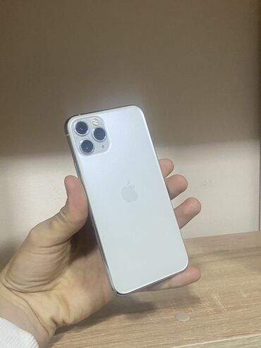 Apple iPhone: IPhone 11 Pro, Б/у, 64 ГБ, Белый, Чехол, 74 %