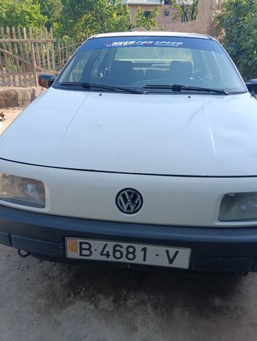 машина каракол: Volkswagen Passat: 1989 г., 1.8 л, Механика, Бензин, Седан