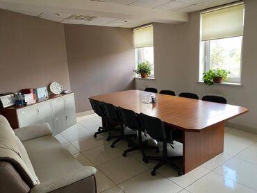 сдается квартира в рабочем городке: Сдаю Офис, 220 м², В административном здании, 1 линия, С оборудованием, С отдельной кухней