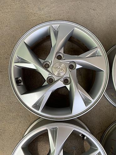 диски на аванте: Литые Диски R 15 Hyundai, Комплект, отверстий - 5, Б/у — 2