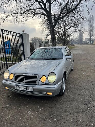 mersedes 212: Mercedes-Benz 240: 2.4 l | 1999 il