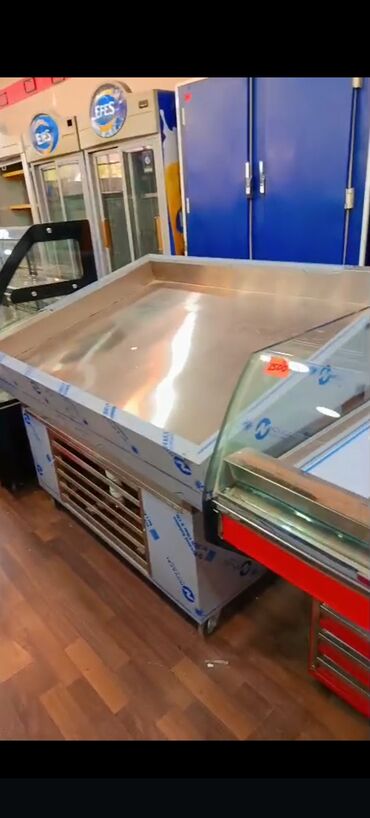 su soyuducuları: Paslanmayan poladdan hazırlanmış peşəkar qəssab/kebab hazırlıq masası