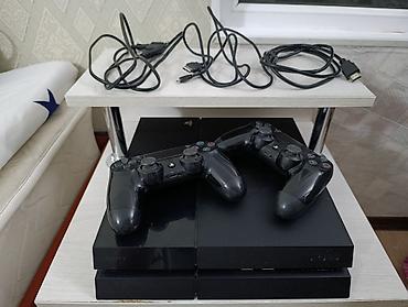 PS4 (Sony PlayStation 4): Прошитая Playstation 4 с двумя джойстиками,со всеми нужными проводами — 1