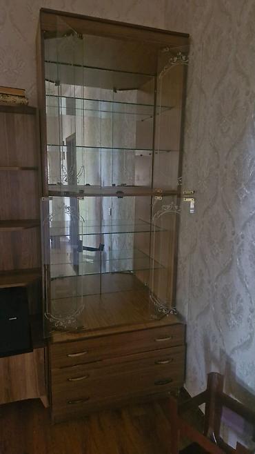 sekret: Taxta vitrindən ibarət dəst - Material: ağac teksturalı laminat — 2