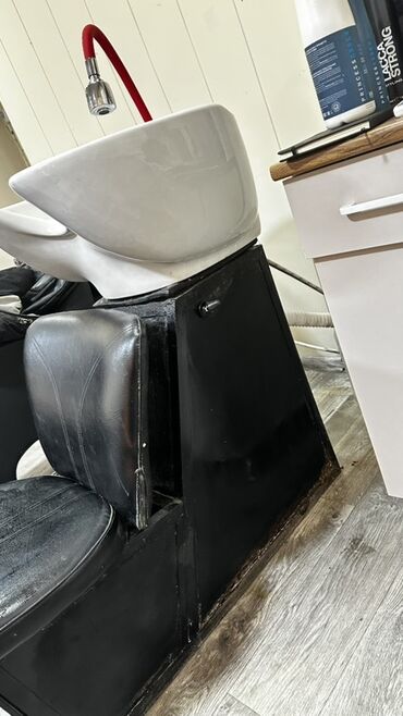 столик для кухни: Мойка для парикмахерской с креслом - Конструкция: стационарная