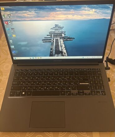asus komputer: İşlənmiş ASUS Vivobook, 15.6 ", Intel Core i5, 512 GB