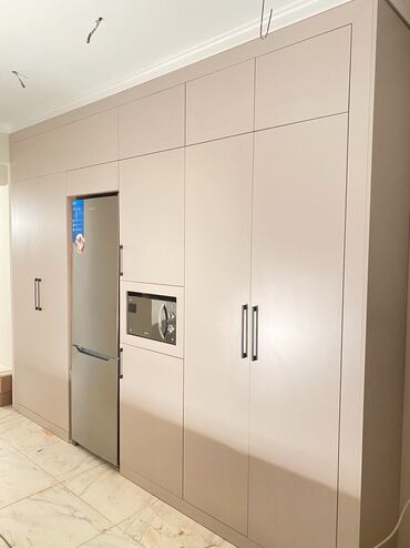 Кухонные гарнитуры: Кухонный гарнитур, цвет - Бежевый, Дерево — 2